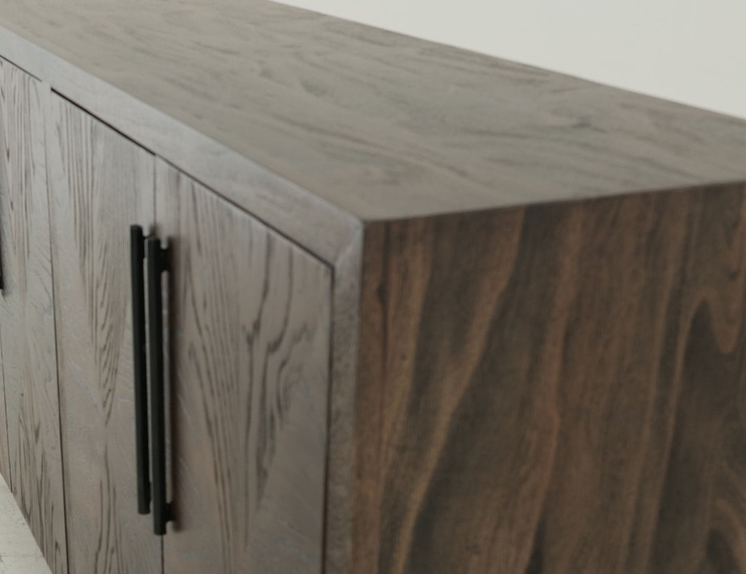 Verona - 4-Door Console