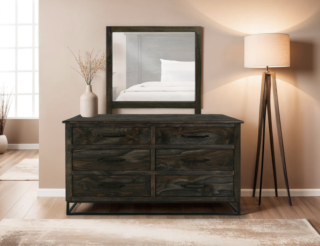 Commode en teck, finition huilée noire