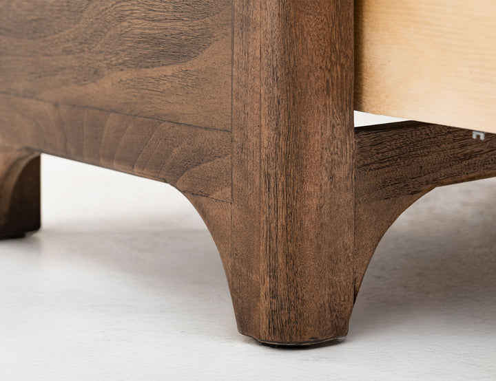 Praga - 4-Drawer Chest - Almond / Barrel Brown