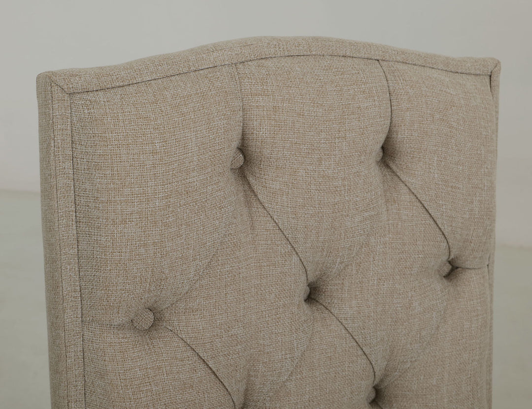 Marquez - Silla tapizada con respaldo capitoné (juego de 2) - Marrón claro bicolor